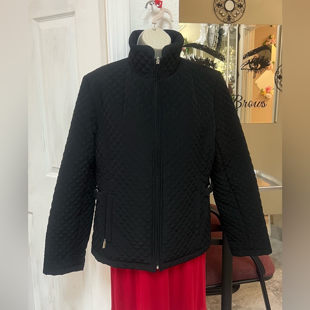 Black Quilted Women's Jacket. EUC! SZ M.